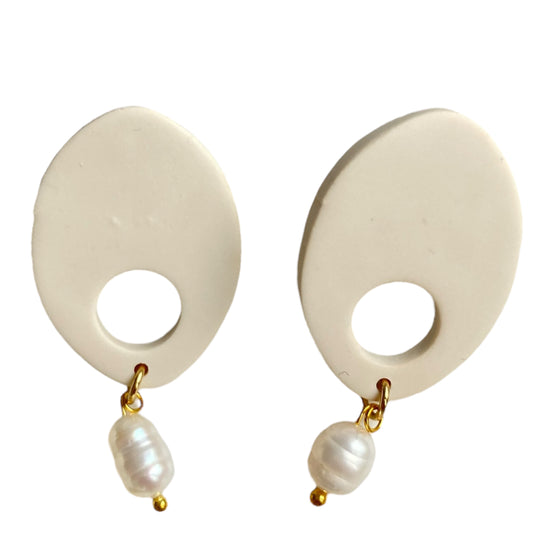 Eolias earrings-Pearl