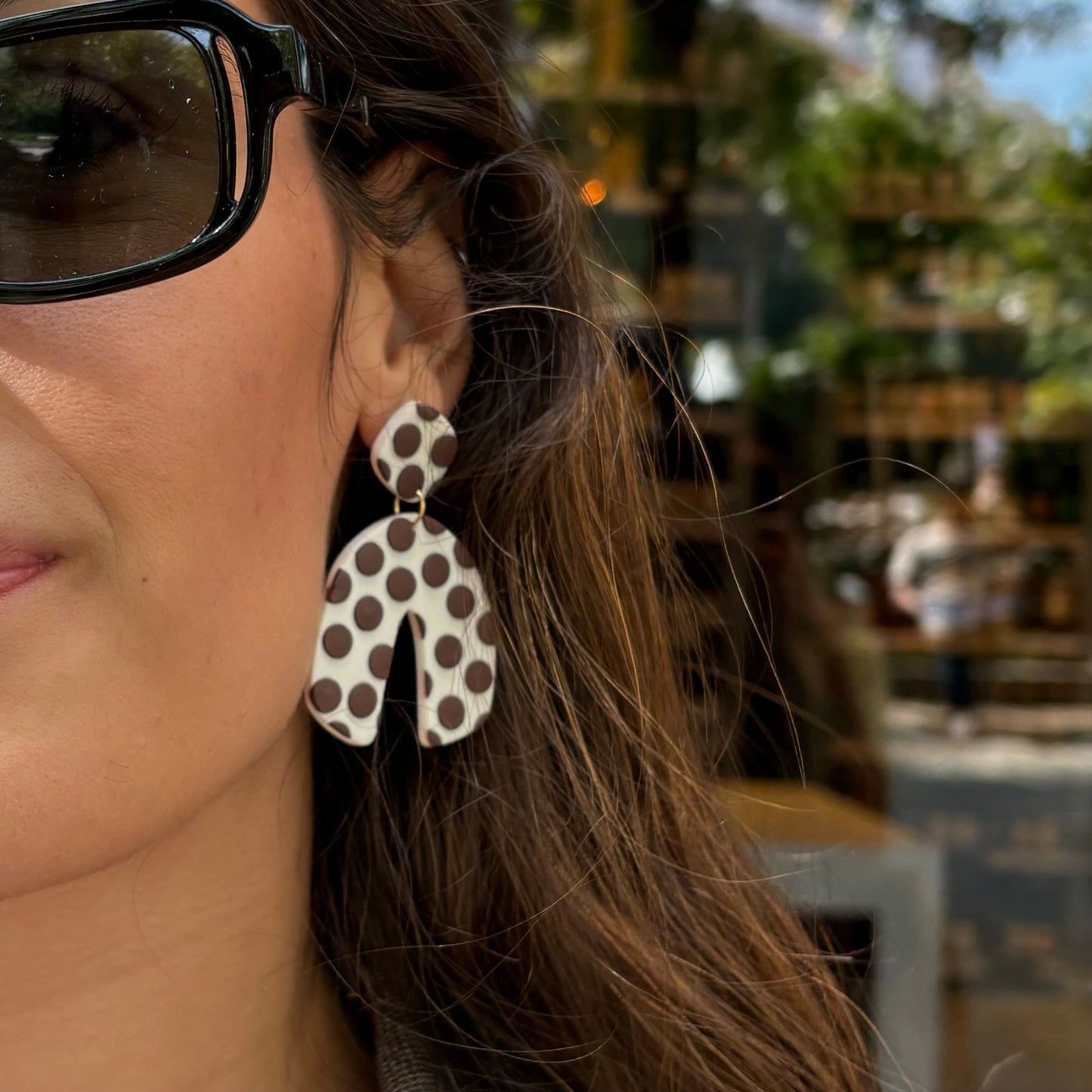 Caos earrings - polka dots brown
